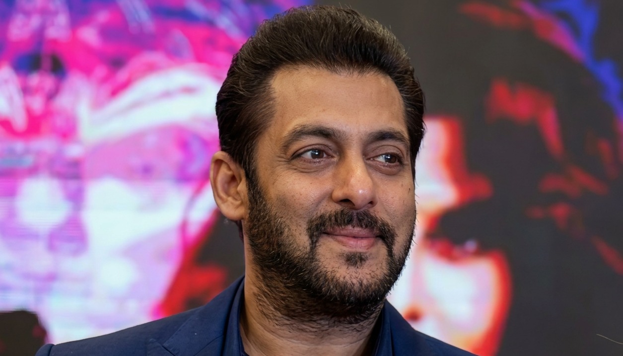 একসময় স্কুলের বেতন দিতে পারেননি, এখন ৩ হাজার কোটি রুপির মালিক সালমান খান