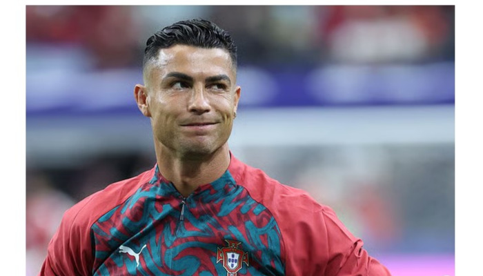 Ronaldo also deserves a send-off like Messi's, says Gary Lineker.