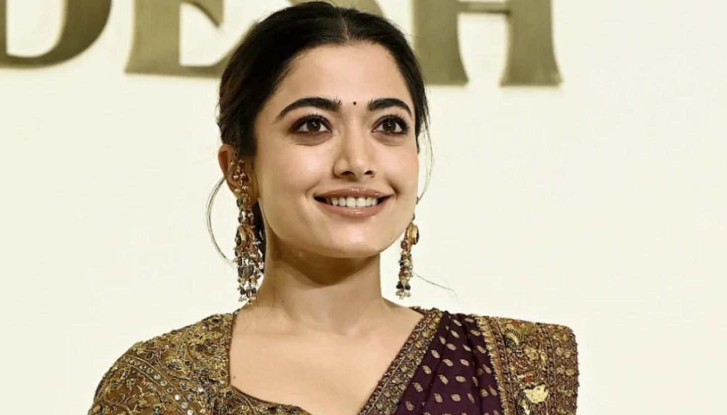 সুবিধাবঞ্চিত পরিবার দত্তক নেওয়ার ঘোষণা রাশমিকা মান্দানার