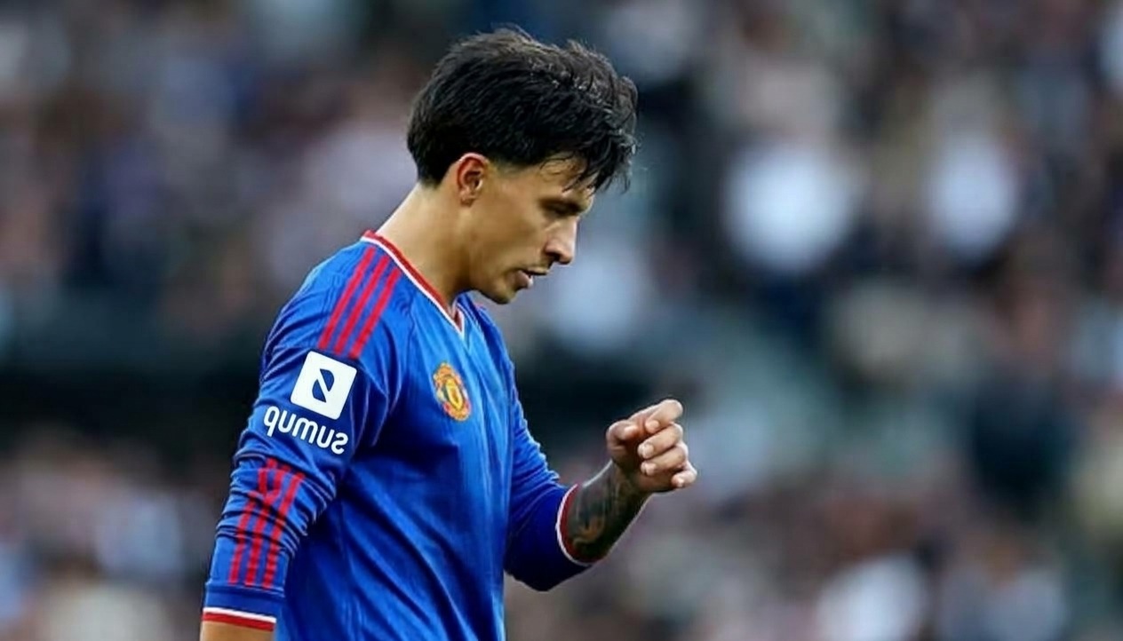 Lisandro Martinez Fined After Apologising for Man Utd Criticism